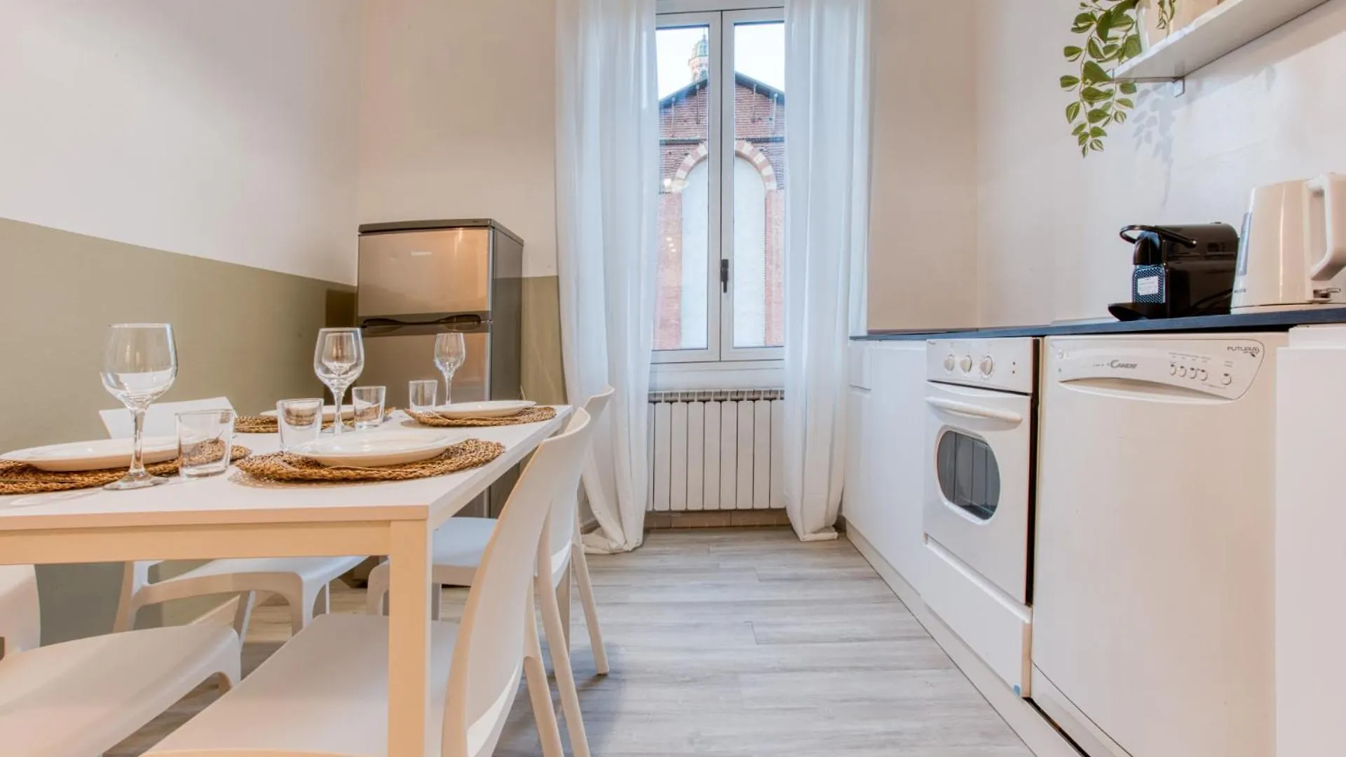 Easylife - Charme E Comfort Nel Cuore Dei Navigli Milano 0*,  İtalya